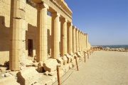 Temple of Hatshepsut, middle court